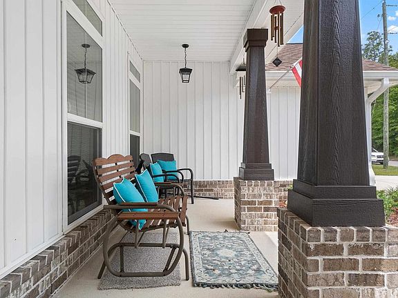 3rd image of 6747 Indian Creek Ct