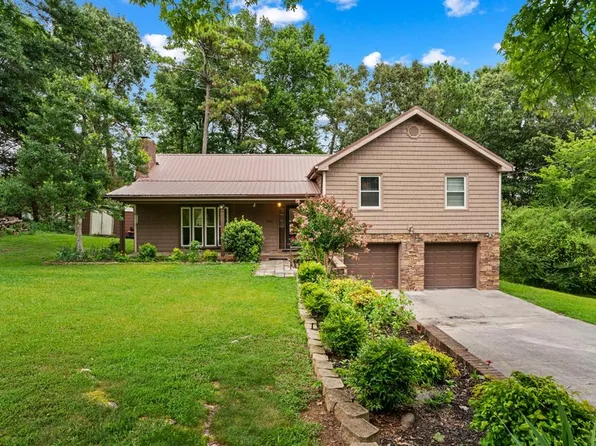 4005 Pinewood Dr, Dalton, GA 30721
