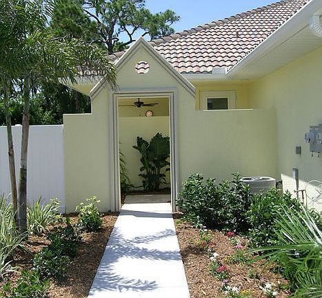 Villa Entry from Driveway