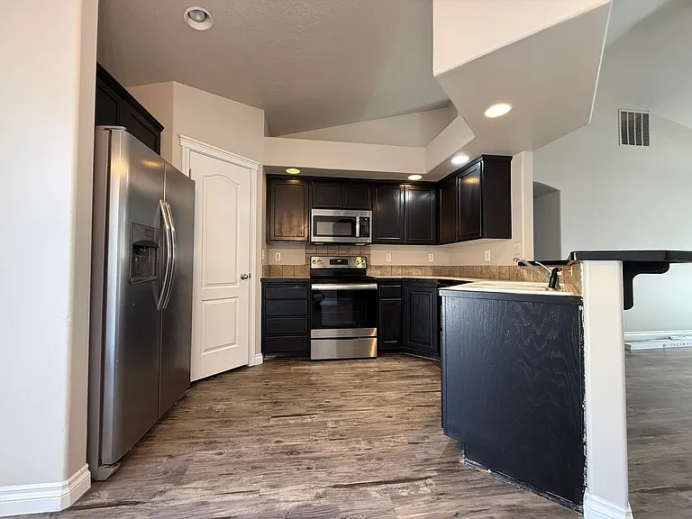 10812 Saffron Dr — Photo 4
