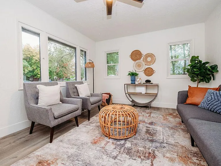 2213 Jackson Ave #1 — Photo 3