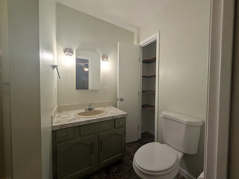 2408 S Gladys Ave — Photo 15