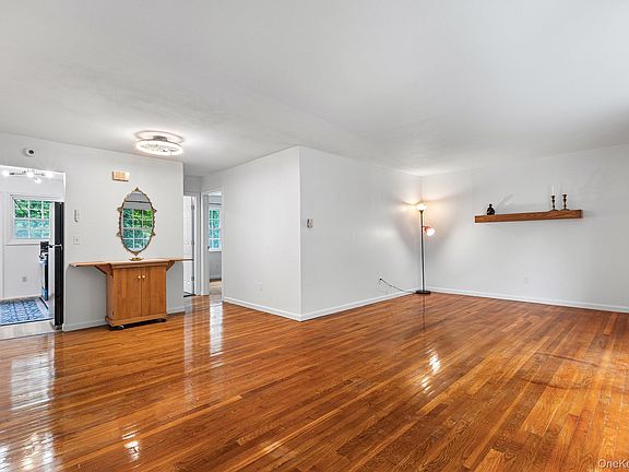 4th image of 5 Wildwood Drive #16D