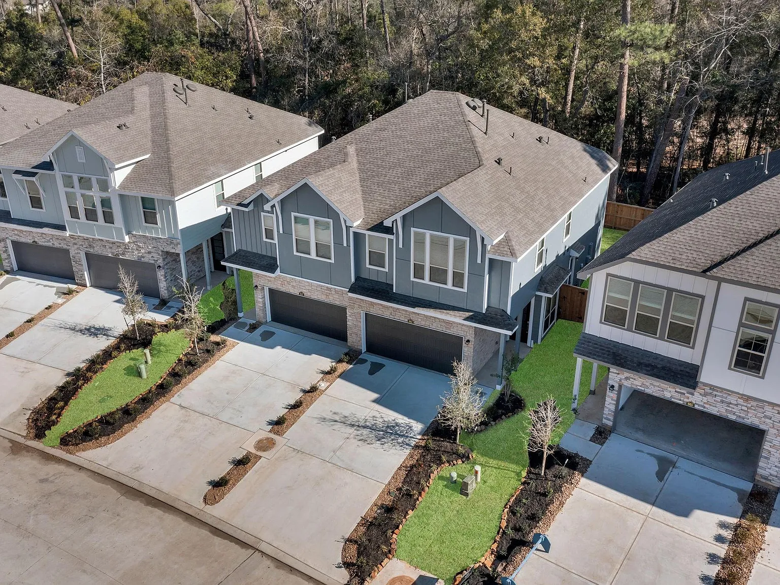 3 bed, 2.5 bath, 1932 sqft, $2,300 — Photo 4