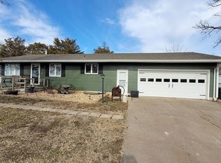 8122 N Halstead Rd, Moundridge, KS 67107