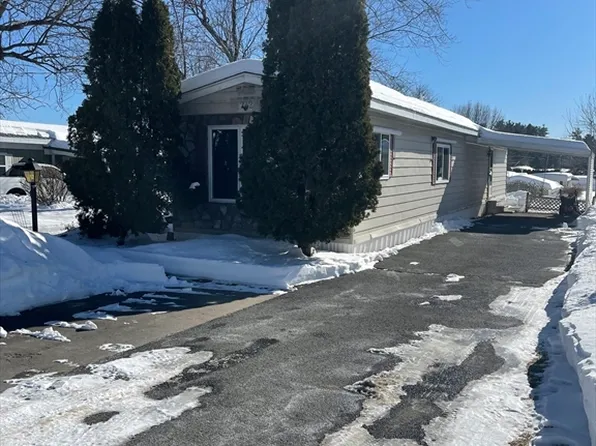 H 242nd St, Belchertown, MA 01007