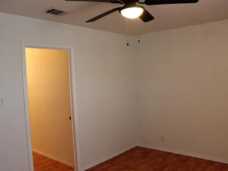 810 Minturn Ln — Photo 5