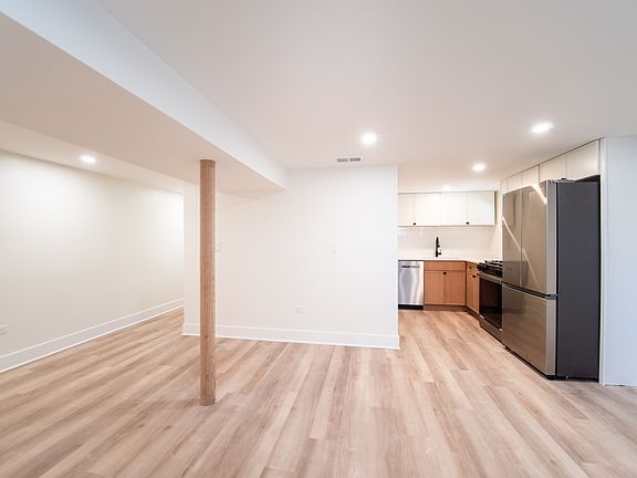3rd image of 2753 W Chicago Ave #G