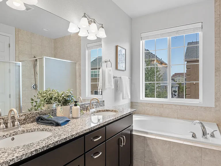 5859 Leon Young Dr — Photo 32
