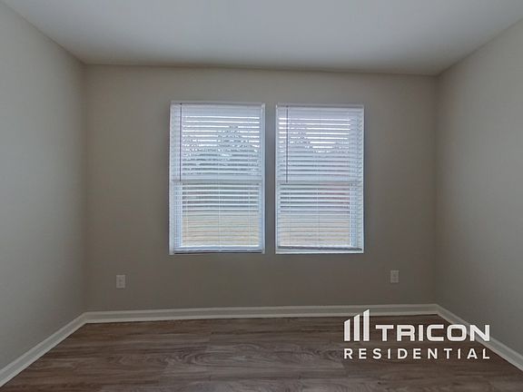 4th image of 3224 Pikes Peak Dr