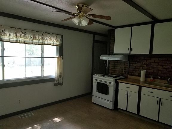 4th image of 1133 Beverly Ct