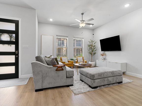 5th image of 1903 Melinda Ln