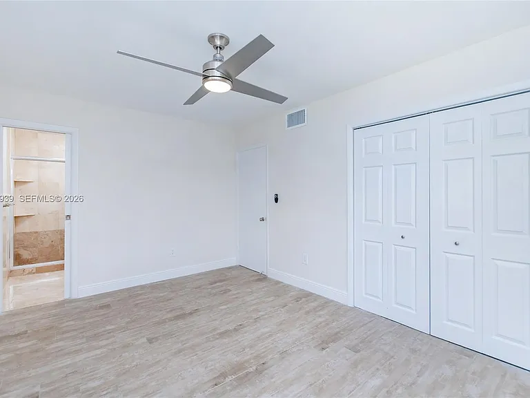 310 Harbor Ct — Photo 20