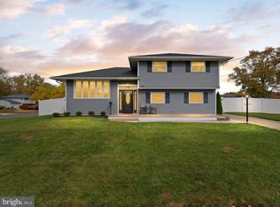 1001 Lynwood Ln, Somerdale, NJ 08083