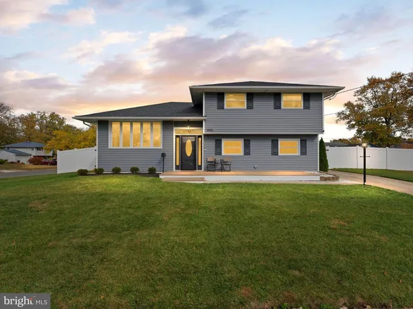 1001 Lynwood Ln, Somerdale, NJ 08083