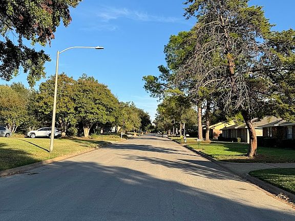 2nd image of 816 Sandpiper Dr