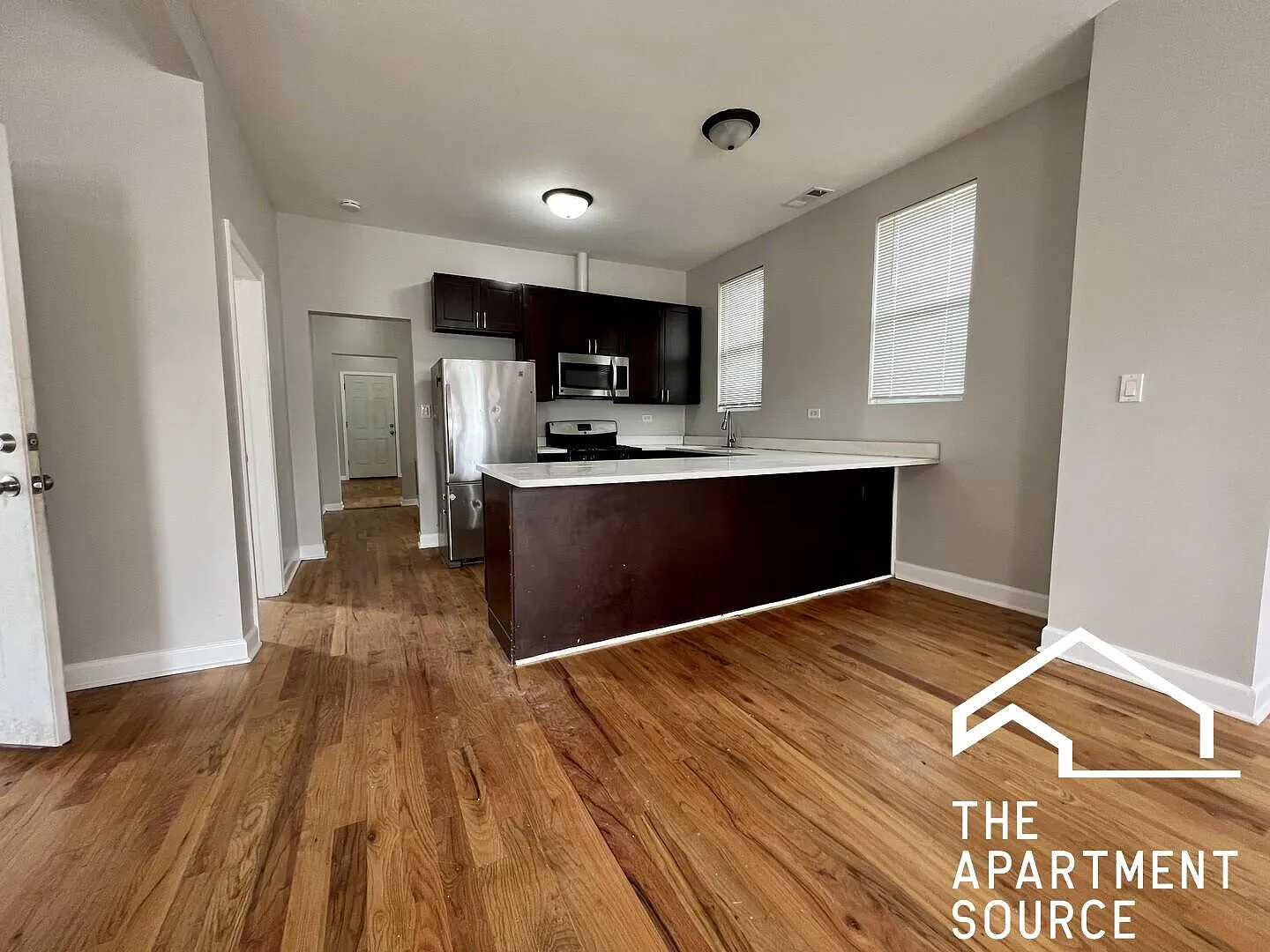 3 bed, 1300 sqft, $2,735 — Photo 2