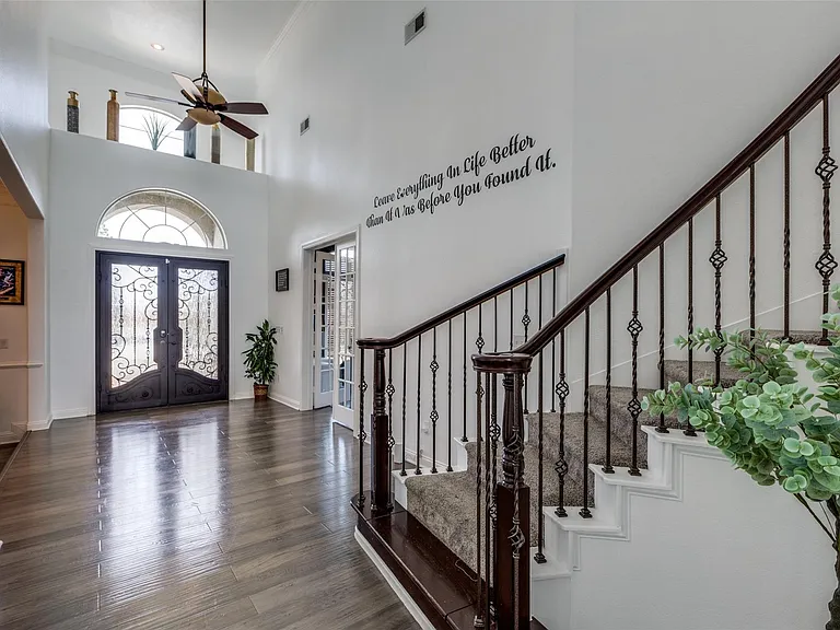 8 Cypress Point Ct — Photo 3