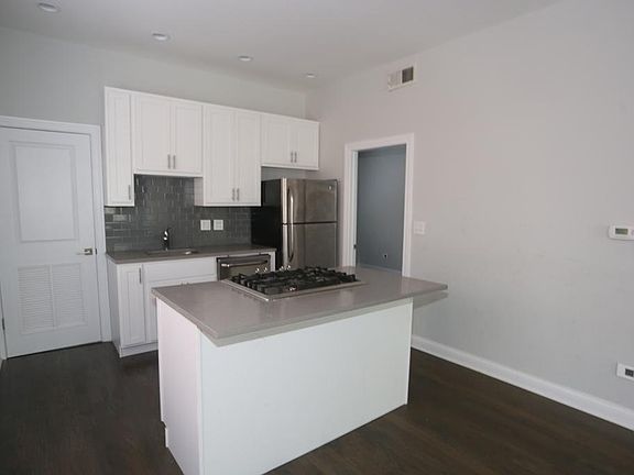 2nd image of 3846 N Southport Ave