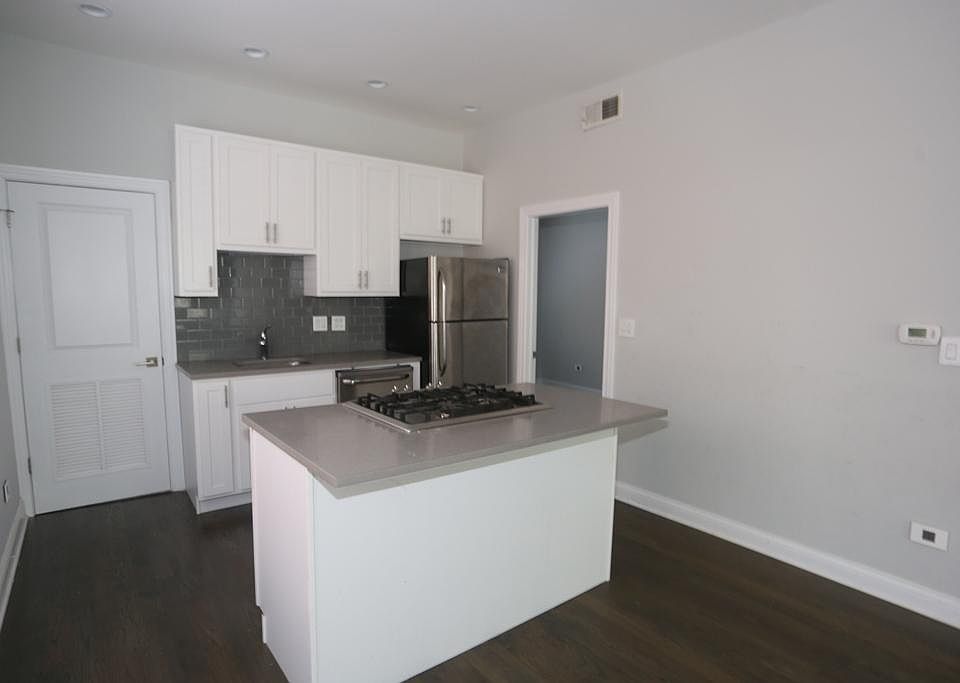 1st image of 3848 N Southport Ave #1K