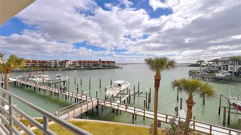 2 bed, 2.0 bath, 1135 sqft, $4,500 — Photo 1