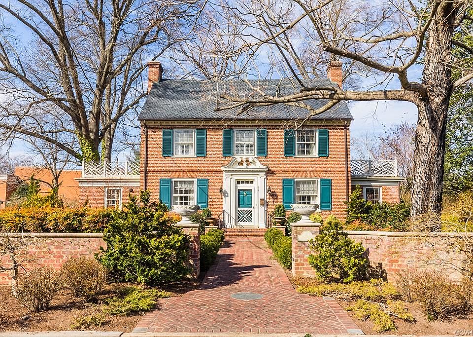 1st image of 204 College Ave