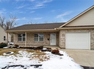 90 Locust Dr, Springboro, OH 45066