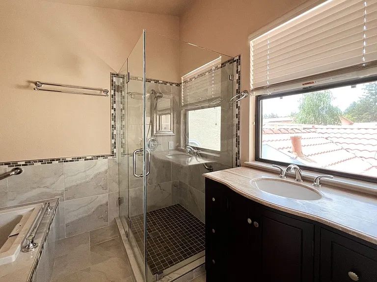 39 Fountain Grove Cir — Photo 24