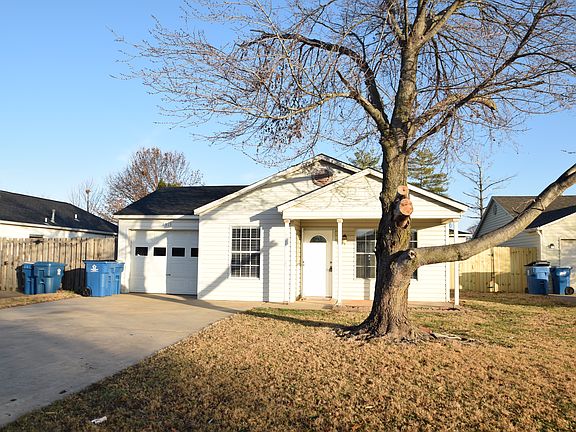 2nd image of 2515 SE 3rd St