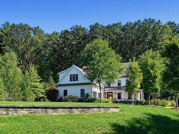 4th image of 322 Maynard Rd
