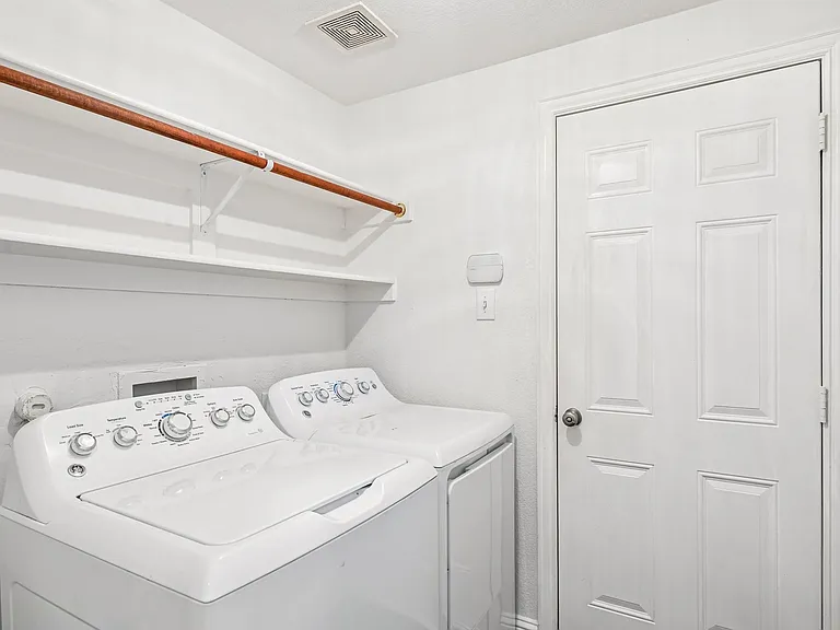 6006 Shadywood Ln — Photo 38