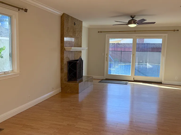 1388 Pine Ave — Photo 11