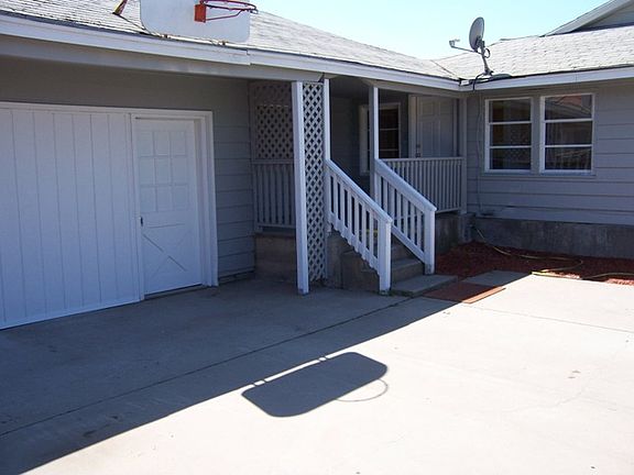 3rd image of 3406 E 57th Ave