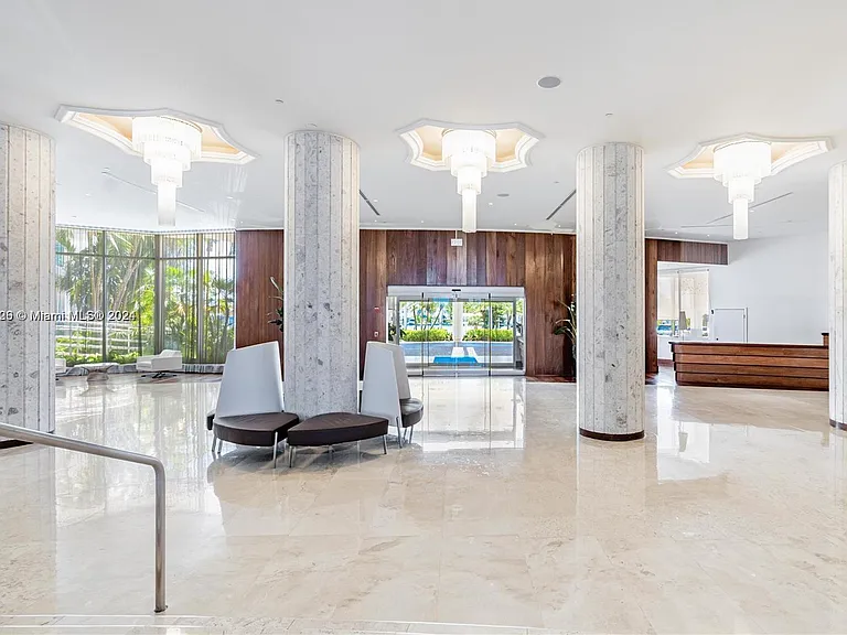 5161 Collins Ave #405 — Photo 7