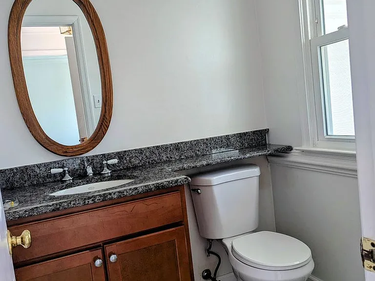 849 Lancaster Ln — Photo 12