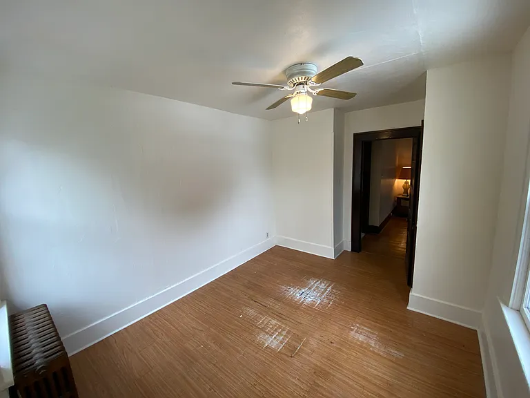 8 Thompson St — Photo 18