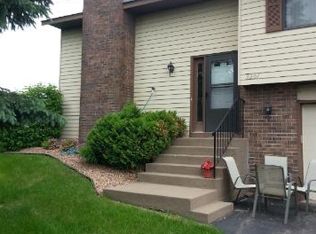 9201 Dartford Rd, Woodbury, MN 55125