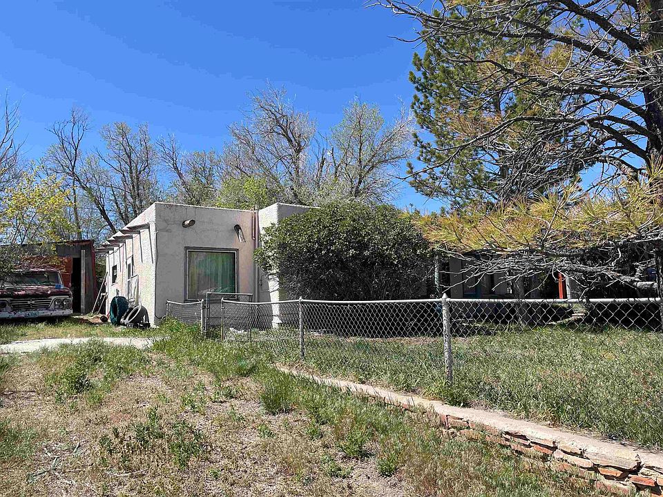 2nd image of 716 W Davis St