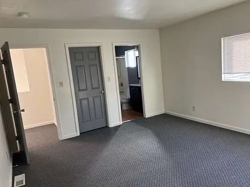 1032 Castlewood Dr — Photo 7