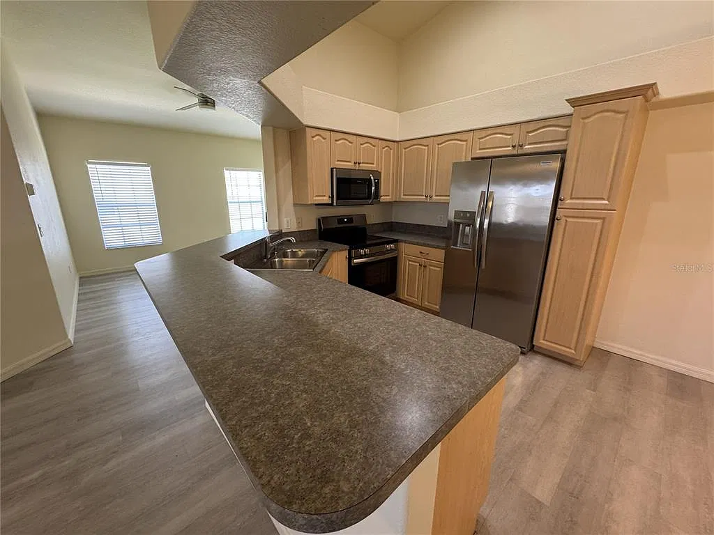 2 bed, 2.0 bath, 1235 sqft, $2,100 — Photo 3