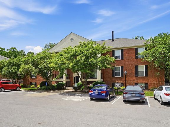 2nd image of 5889 Hanley Close