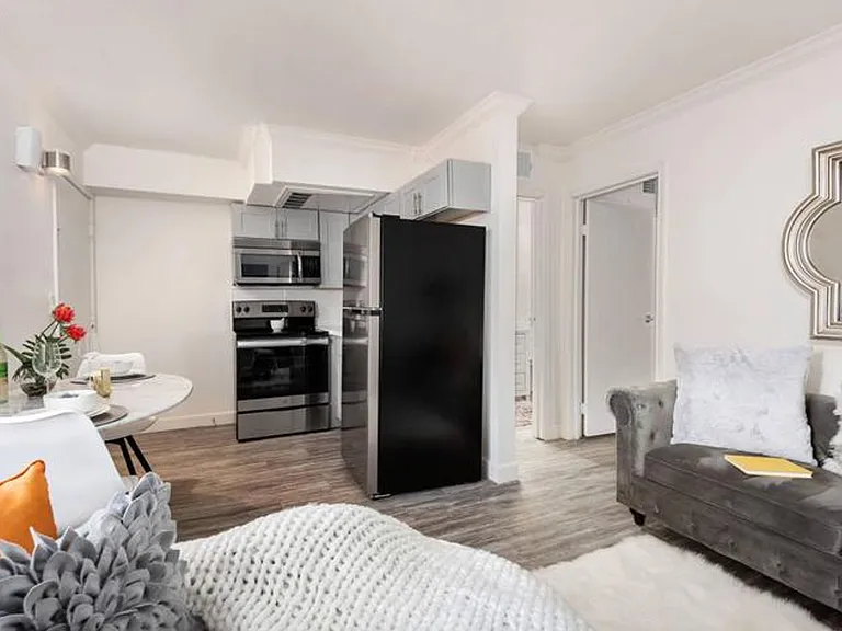 The Molino Apartments — Photo 37