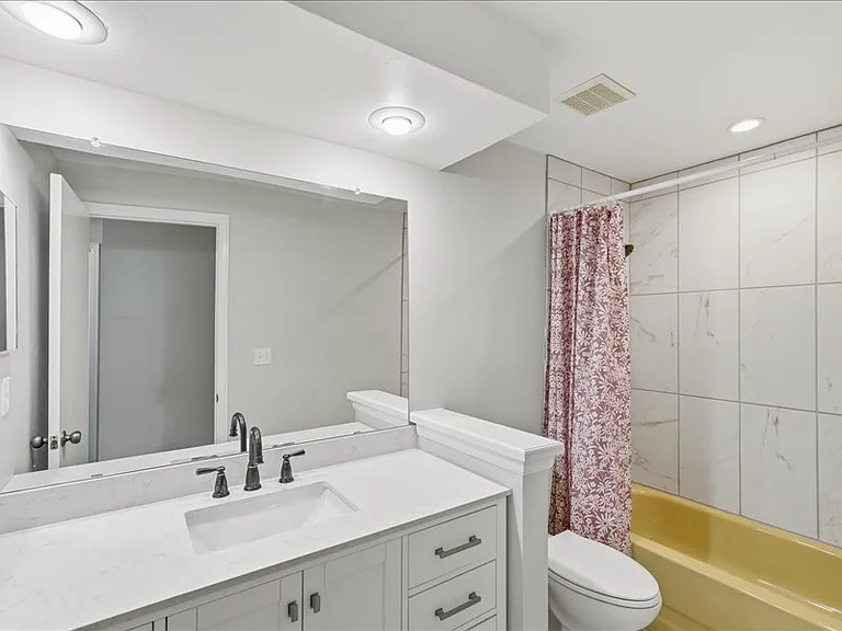 4820 W 102nd Pl — Photo 15