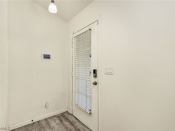 5th image of 4144 SW 9th Ave