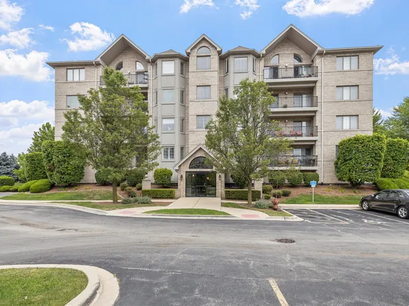 8505 Woodward Ave Unit 102, Woodridge, IL 60517