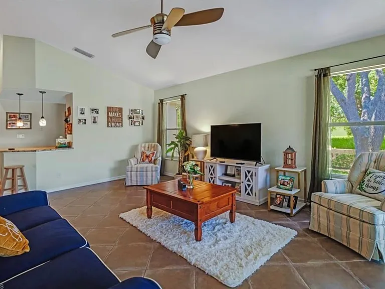 9840 Luna Cir #201 — Photo 2