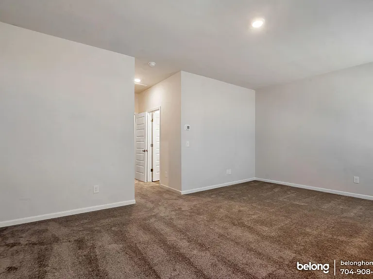 2735 Winn Mill Dr — Photo 12