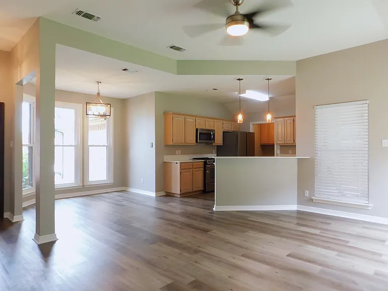 2529 John Dr — Photo 4
