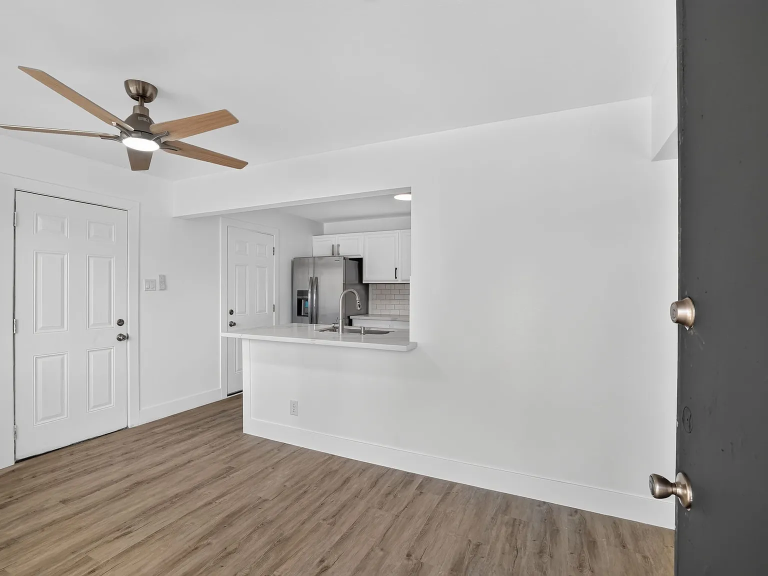 3 bed, 935 sqft, $2,200 — Photo 4
