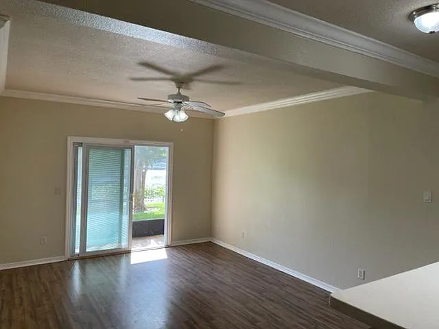 185 N Pearl Lake Cswy #110 — Photo 2